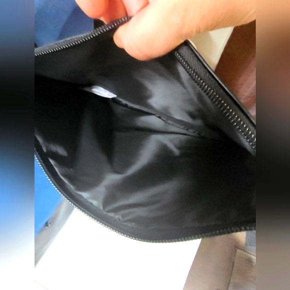 BNWT Victoria's Secret Blue and Black Tote Bag with Matching Makeup Case - Picture 5 of 10